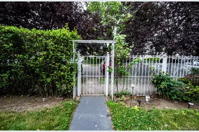 101-05 24th Avenue, East Elmhurst, NY 11369 - Photo 5