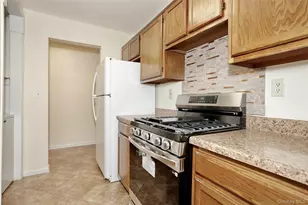 716 Kennedy Dr, Spring Valley, NY 10977 - Photo 9