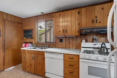 7 Lyman Avenue, Port Jervis, NY 12771 - Photo 17