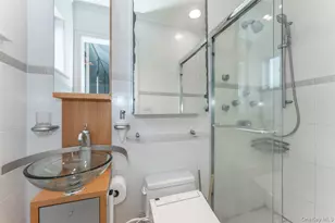 [Address not provided], Woodmere, NY 11581 - Photo 17