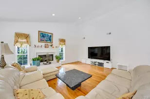 6 Hancock Ct, South Setauket, NY 11720 - Photo 19