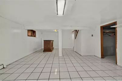 33 N Montgomery Street, Valley Stream, NY 11580 - Photo 13
