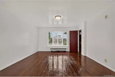 33 N Montgomery Street, Valley Stream, NY 11580 - Photo 7