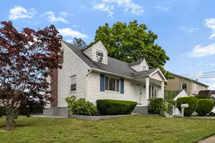 33 N Montgomery St, Valley Stream, NY 11580 - Photo 1