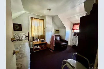 465 Saint Johns Street, Central Islip, NY 11722 - Photo 11