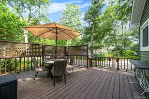 356 Oakleigh Ave, Calverton, NY 11933 - Photo 17