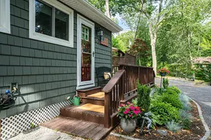 356 Oakleigh Ave, Calverton, NY 11933 - Photo 3