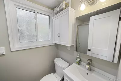 356 Oakleigh Avenue #16, Calverton, NY 11933 - Photo 9