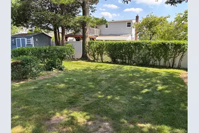 352 Boundary Avenue, Massapequa, NY 11758 - Photo 11