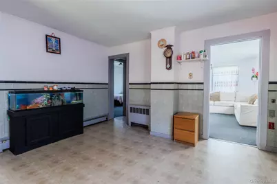 337 Hamilton Avenue, Riverhead, NY 11901 - Photo 5