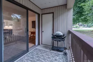 303 Village Ct, Kingston, NY 12401 - Photo 13