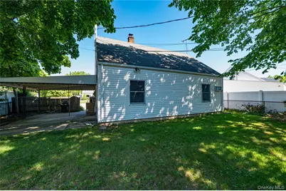93 Barnyard Lane, Levittown, NY 11756 - Photo 15