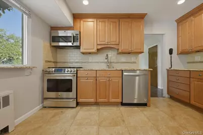1395 Meadowbrook Road, Merrick, NY 11566 - Photo 15