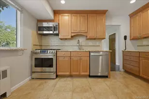 1395 Meadowbrook Rd, Merrick, NY 11566 - Photo 15
