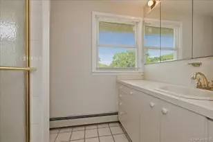 1395 Meadowbrook Rd, Merrick, NY 11566 - Photo 25