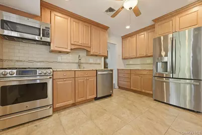 1395 Meadowbrook Road, Merrick, NY 11566 - Photo 17