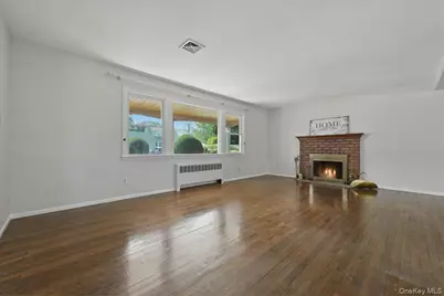 1395 Meadowbrook Road, Merrick, NY 11566 - Photo 5