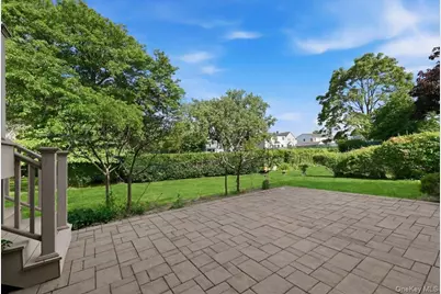 1395 Meadowbrook Road, Merrick, NY 11566 - Photo 43