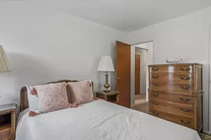 52-40 69th Pl, Maspeth, NY 11378 - Photo 17