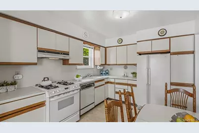 52-40 69th Place, Maspeth, NY 11378 - Photo 11
