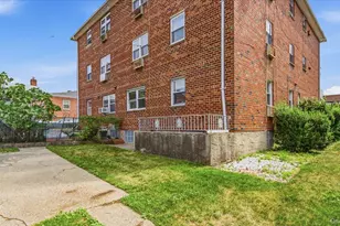 52-40 69th Pl, Maspeth, NY 11378 - Photo 3