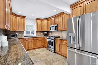 7 Fairview Avenue, Port Washington, NY 11050 - Photo 13