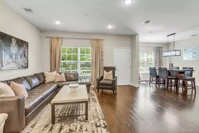 111 Millie Court, Patchogue, NY 11772 - Photo 9