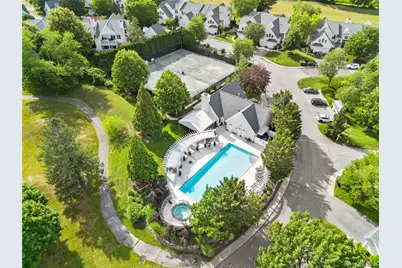 2 Doral Greens Drive E, Rye Brook, NY 10573 - Photo 17