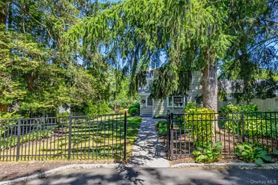 217 Soundview Road, Huntington, NY 11743 - Photo 43
