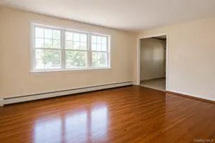 288 Frederick Ave, Floral Park, NY 11001 - Photo 5