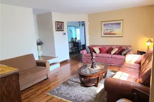 288 Frederick Ave, Floral Park, NY 11001 - Photo 7