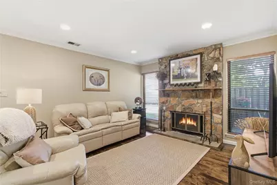 37 Maple Court, Jericho, NY 11753 - Photo 17