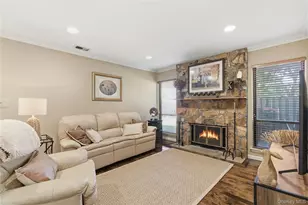 37 Maple Run Ct, Jericho, NY 11753 - Photo 17