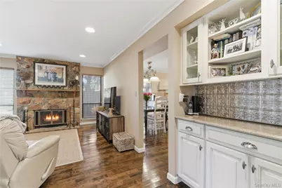 37 Maple Court, Jericho, NY 11753 - Photo 19