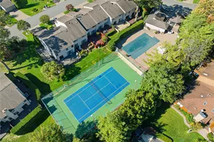 37 Maple Run Ct, Jericho, NY 11753 - Photo 41
