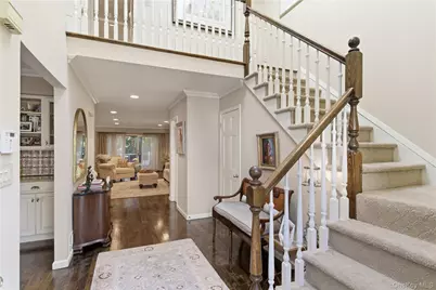 37 Maple Court, Jericho, NY 11753 - Photo 5