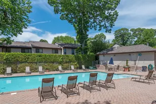 37 Maple Run Ct, Jericho, NY 11753 - Photo 49