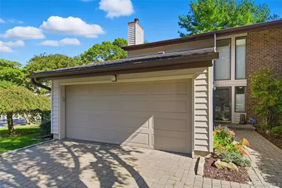 37 Maple Court, Jericho, NY 11753 - Photo 3