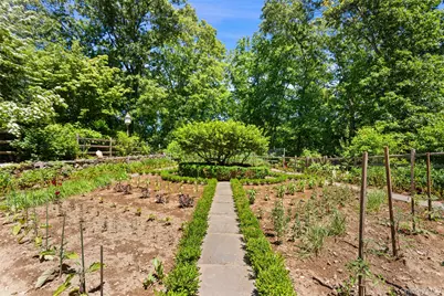 242 Croton Lake Road, Katonah, NY 10536 - Photo 9