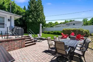 22 Theodore Dr, Plainview, NY 11803 - Photo 27