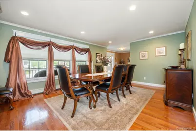 18 South Plaza, Amityville, NY 11701 - Photo 9