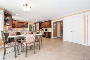 18 S Plaza, Amityville, NY 11701 - Photo 17