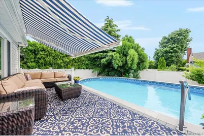 18 South Plaza, Amityville, NY 11701 - Photo 31