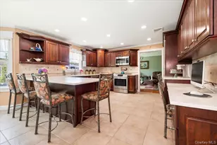 18 S Plaza, Amityville, NY 11701 - Photo 13