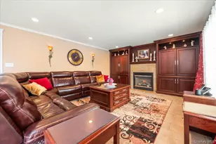 18 S Plaza, Amityville, NY 11701 - Photo 11