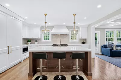 162 Manhasset Woods Road, Manhasset, NY 11030 - Photo 15