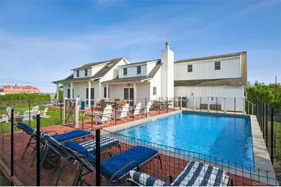 87 Foster Avenue, Hampton Bays, NY 11946 - Photo 19