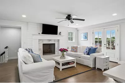 87 Foster Avenue, Hampton Bays, NY 11946 - Photo 5