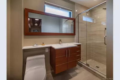 2151 Shore Boulevard, Astoria, NY 11105 - Photo 31