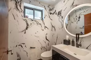21-51 Shore Blvd, Astoria, NY 11105 - Photo 17